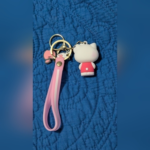 Hello Kitty Pink Silicone Keychain (New) - Picture 5 of 5